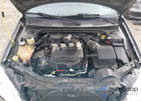 2013 Chrysler 200 Touring из США, поврежденный, VIN 1C3CCBBG1DN527164